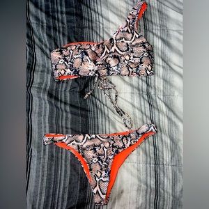 Off the shoulder bikini